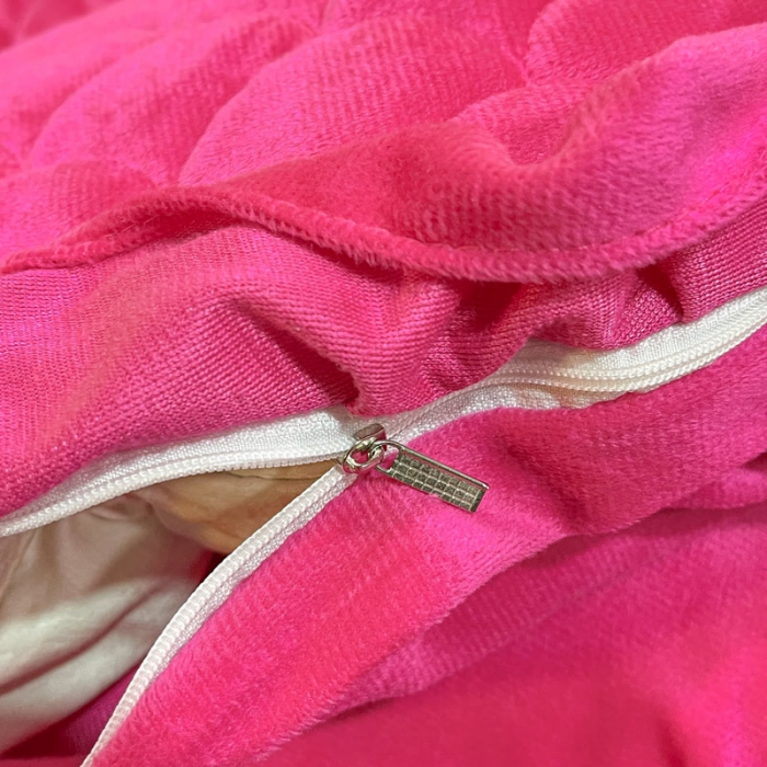 91家纺网 家纺一手货源 找家纺 畅销被业 2022网红款水晶绒绗缝床裙绗缝被套款四件套法莱绒 玫瑰红