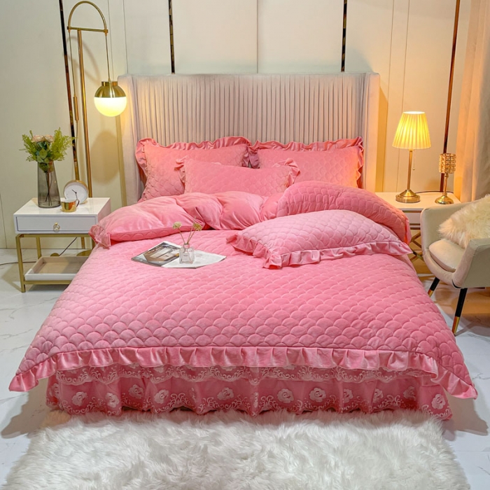 91家纺网 家纺一手货源 找家纺 畅销被业 2022网红款水晶绒绗缝床裙绗缝被套款四件套法莱绒 樱花粉