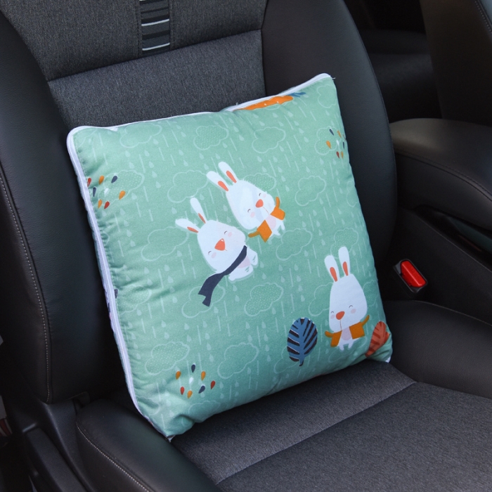 91家纺网 家纺一手货源 找家纺 阳光依佰抱枕被 2022新款韩舒棉多功能印花抱枕被 快乐一家