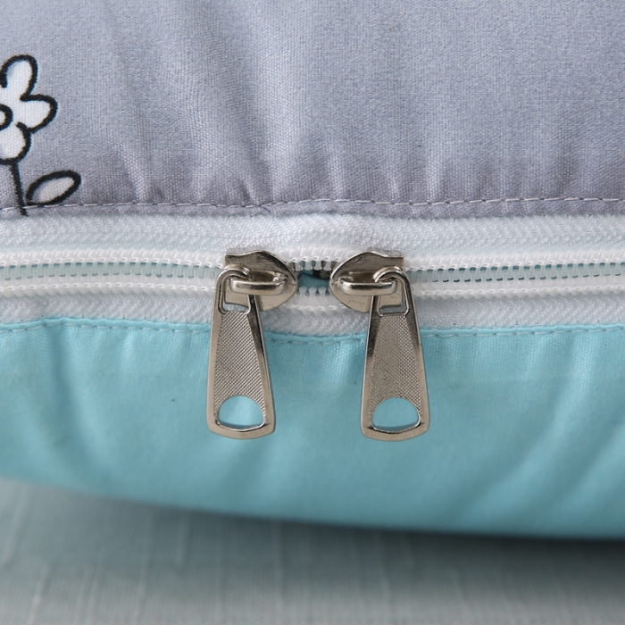 91家纺网 家纺一手货源 找家纺 阳光依佰抱枕被 2022新款韩舒棉多功能印花抱枕被 两只熊