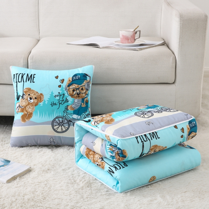 91家纺网 家纺一手货源 找家纺 阳光依佰抱枕被 2022新款韩舒棉多功能印花抱枕被 两只熊