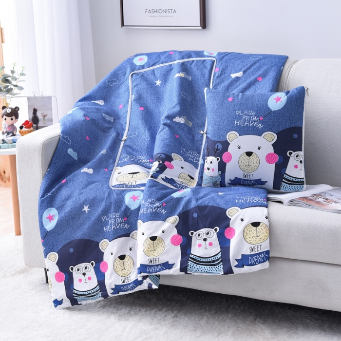 91家纺网 家纺一手货源 找家纺 阳光依佰抱枕被 2022新款韩舒棉多功能印花抱枕被 云朵熊