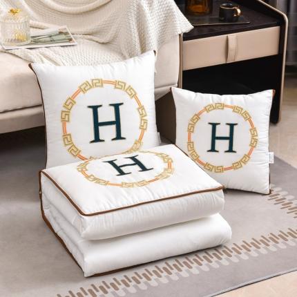 91家纺网 家纺一手货源 找家纺 （总）阳光依佰抱枕被 2022新款磨毛回纹刺绣靠枕靠垫抱枕被