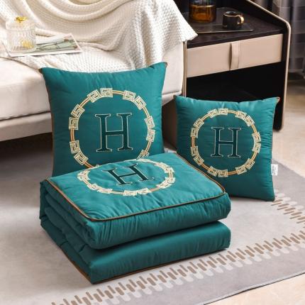 91家纺网 家纺一手货源 找家纺 （总）阳光依佰抱枕被 2022新款磨毛回纹刺绣靠枕靠垫抱枕被