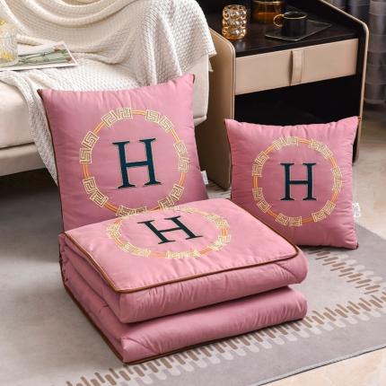 91家纺网 家纺一手货源 找家纺 （总）阳光依佰抱枕被 2022新款磨毛回纹刺绣靠枕靠垫抱枕被