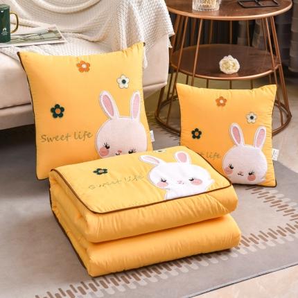 91家纺网 家纺一手货源 找家纺 总阳光依佰抱枕被2022新款磨毛小兔子贴布刺绣靠枕靠垫抱枕被
