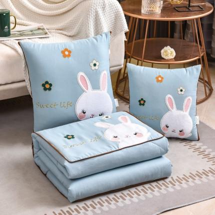 91家纺网 家纺一手货源 找家纺 总阳光依佰抱枕被2022新款磨毛小兔子贴布刺绣靠枕靠垫抱枕被