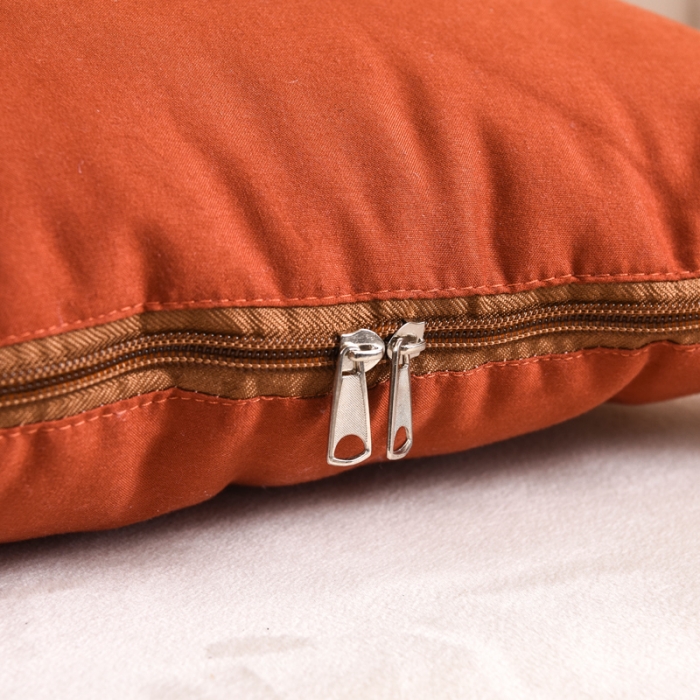 91家纺网 家纺一手货源 找家纺 阳光依佰抱枕被 磨毛球球小熊款刺绣靠枕靠垫抱枕被 艾玛橙