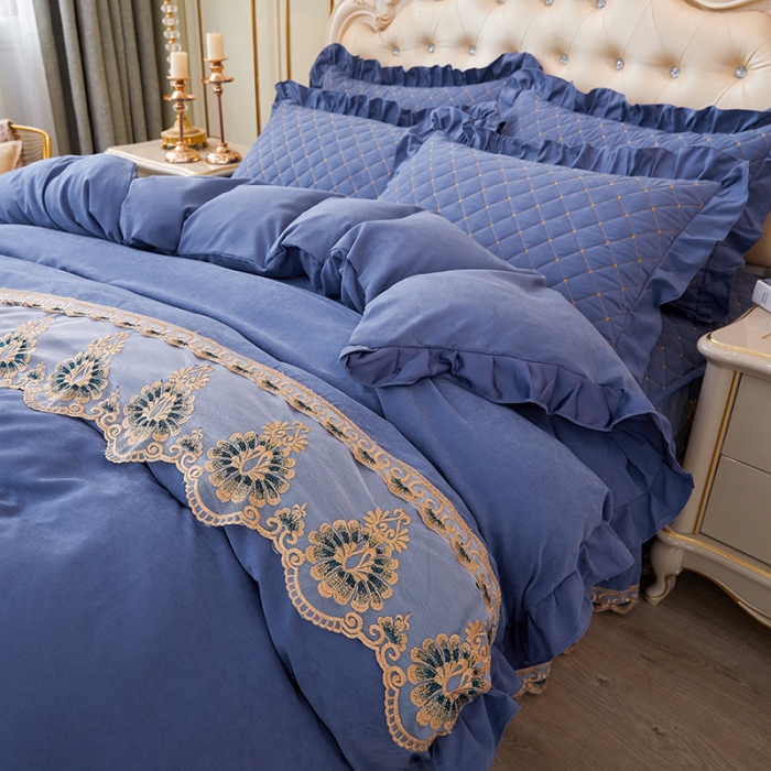 91家纺网 家纺一手货源 找家纺 屹成家纺 2024新款天竺棉夹棉床裙四件套 格调蓝