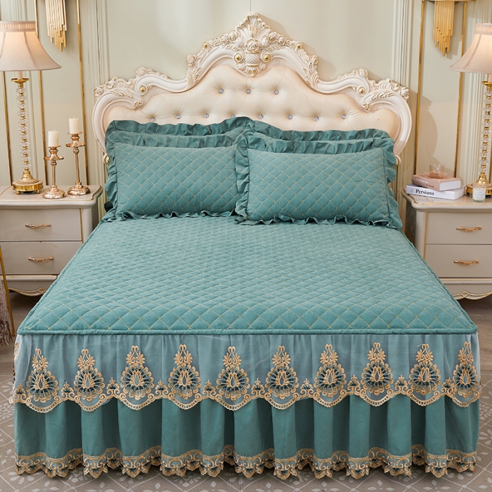 91家纺网 家纺一手货源 找家纺 屹成家纺 2024新款天竺棉夹棉床裙 孔雀绿