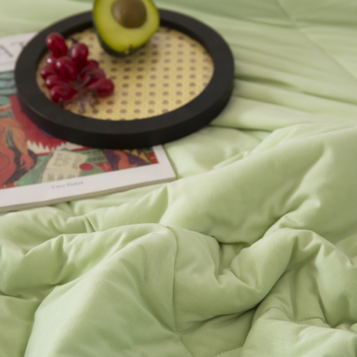 91家纺网 家纺一手货源 找家纺 一条棉被 2022新款针织棉夏被 果绿