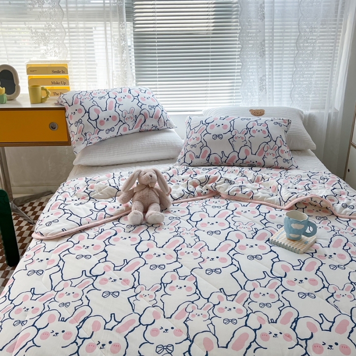 91家纺网 家纺一手货源 找家纺 昔可 2022新款包边牛奶丝针织夏被 粉粉兔