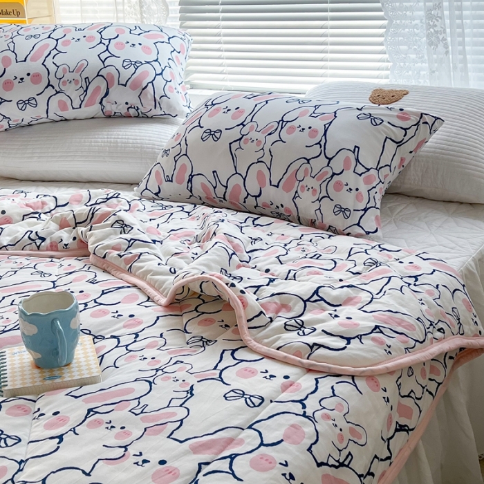 91家纺网 家纺一手货源 找家纺 昔可 2022新款包边牛奶丝针织夏被 粉粉兔