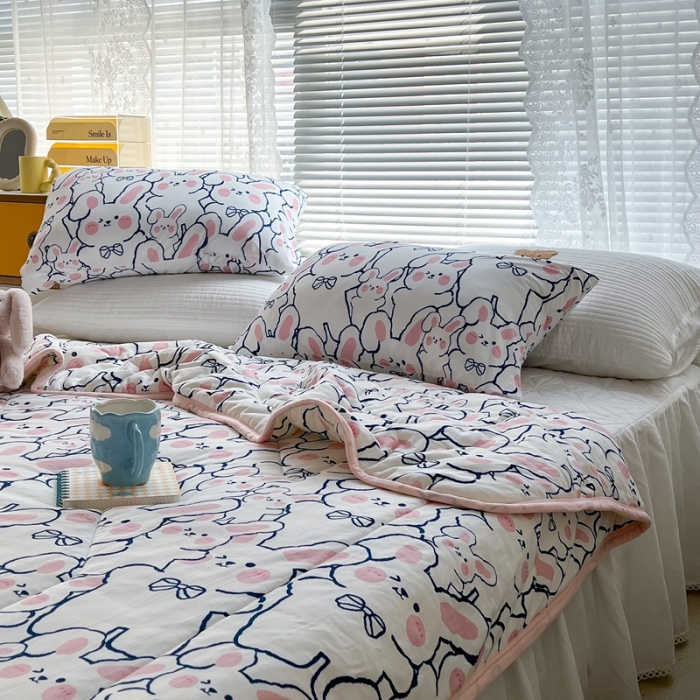 91家纺网 家纺一手货源 找家纺 昔可 2022新款包边牛奶丝针织夏被 粉粉兔