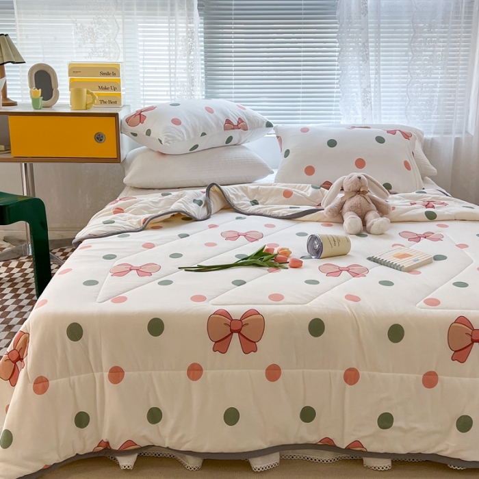 91家纺网 家纺一手货源 找家纺 昔可 2022新款包边牛奶丝针织夏被 粉绿波点蝴蝶结