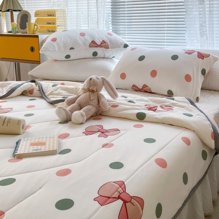 91家纺网 家纺一手货源 找家纺 昔可 2022新款包边牛奶丝针织夏被 粉绿波点蝴蝶结