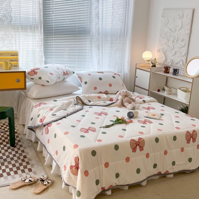 91家纺网 家纺一手货源 找家纺 昔可 2022新款包边牛奶丝针织夏被 粉绿波点蝴蝶结