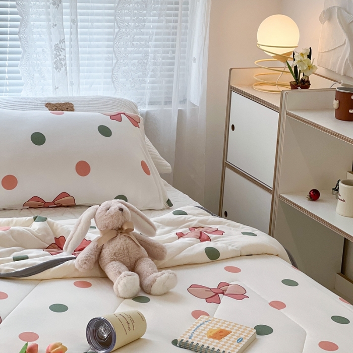 91家纺网 家纺一手货源 找家纺 昔可 2022新款包边牛奶丝针织夏被 粉绿波点蝴蝶结