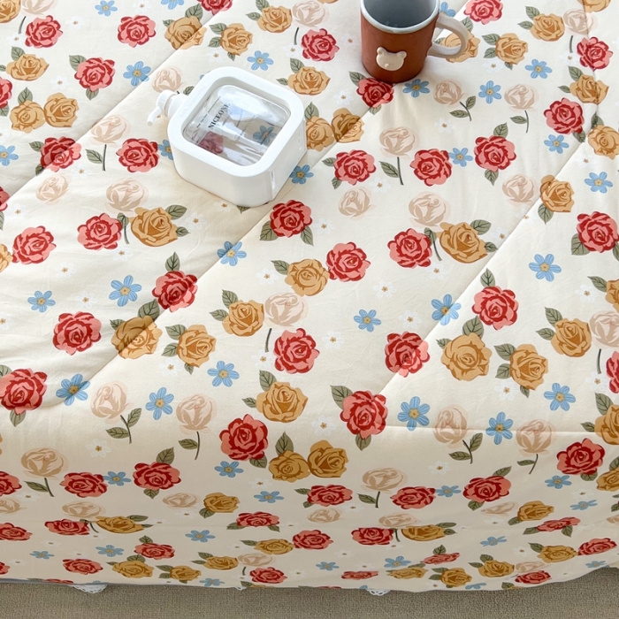 91家纺网 家纺一手货源 找家纺 昔可 2022新款包边牛奶丝针织夏被 夏日玫瑰