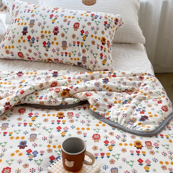 91家纺网 家纺一手货源 找家纺 昔可 2022新款包边牛奶丝针织夏被 小狮子