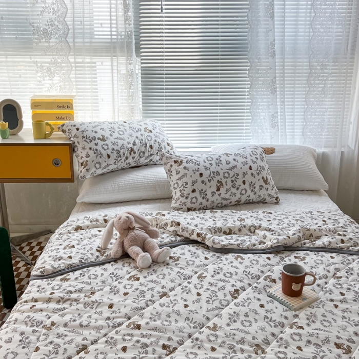 91家纺网 家纺一手货源 找家纺 昔可 2022新款包边牛奶丝针织夏被 小松鼠