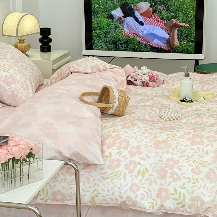 91家纺网 家纺一手货源 找家纺 昔可 2022新款全棉梦幻花园系列印花四件套 春日小粉花