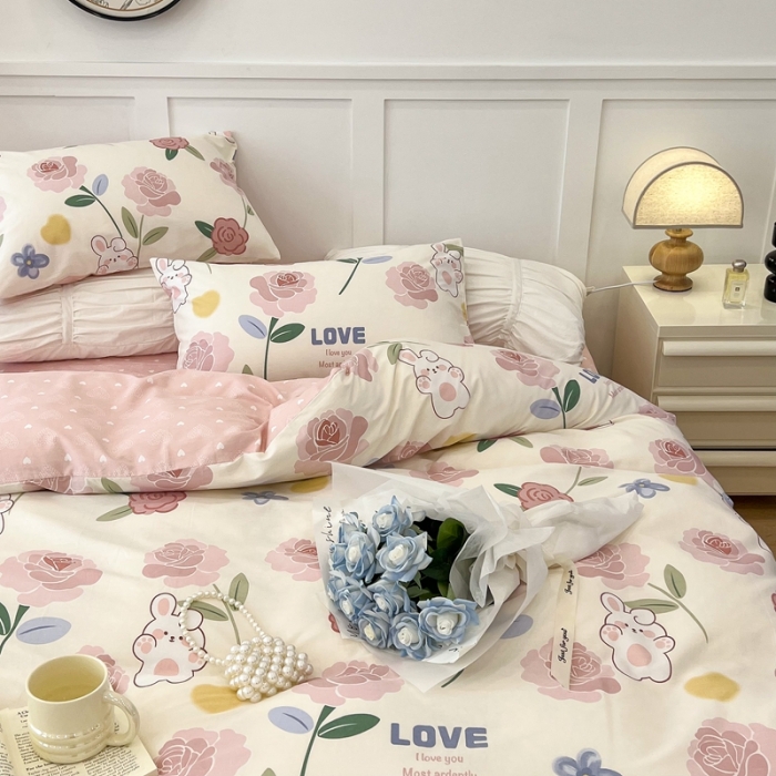 91家纺网 家纺一手货源 找家纺 昔可 2022新款全棉梦幻花园系列印花四件套 粉蔷薇兔