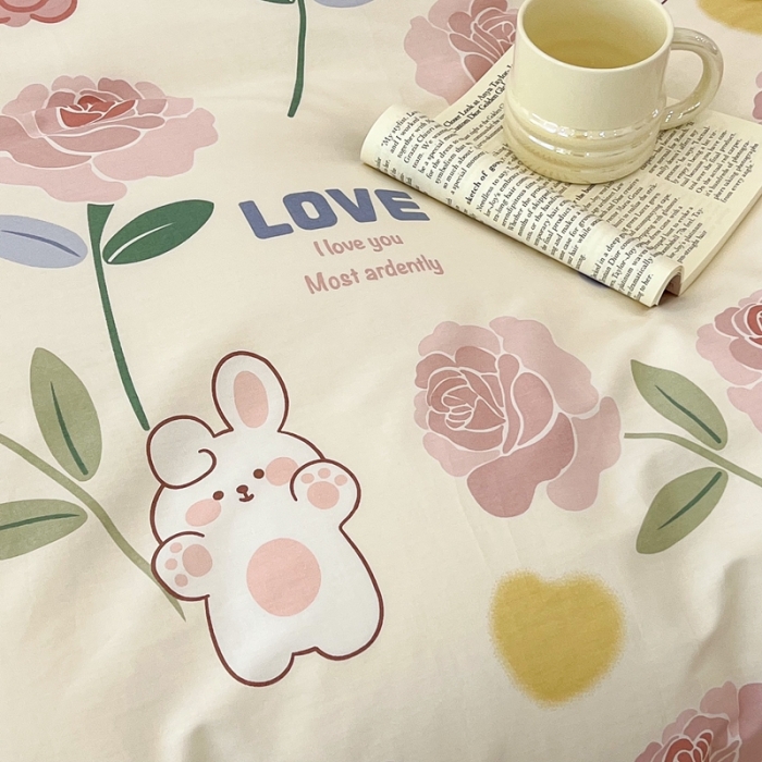 91家纺网 家纺一手货源 找家纺 昔可 2022新款全棉梦幻花园系列印花四件套 粉蔷薇兔