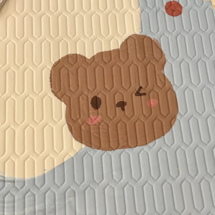 91家纺网 家纺一手货源 找家纺 昔可 2022新款ins风小清新床裙款乳胶凉席三件套 床裙款-画框樱桃熊