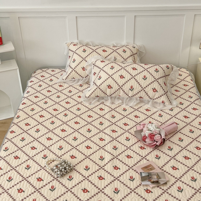 91家纺网 家纺一手货源 找家纺 昔可 2022新款ins风小清新床裙款乳胶凉席三件套 床裙款-菱形小花红