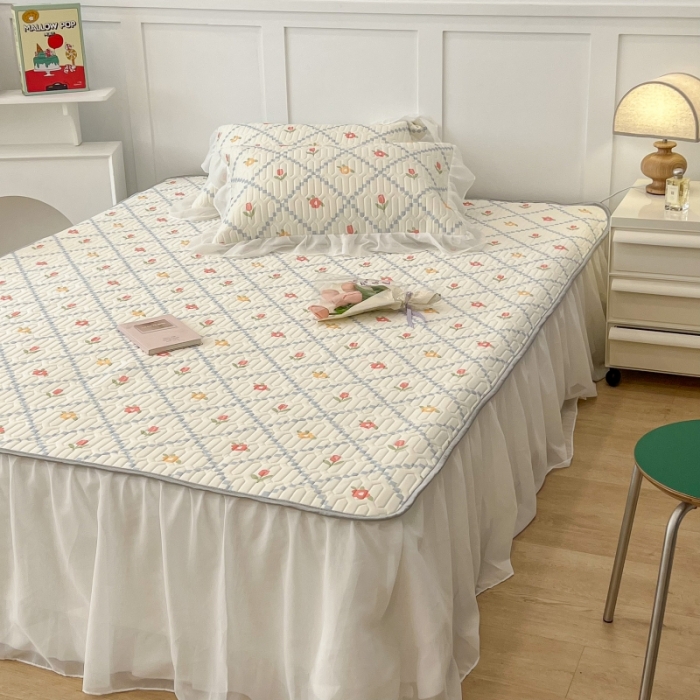 91家纺网 家纺一手货源 找家纺 昔可 2022新款ins风小清新床裙款乳胶凉席三件套 床裙款-菱形小花浅蓝