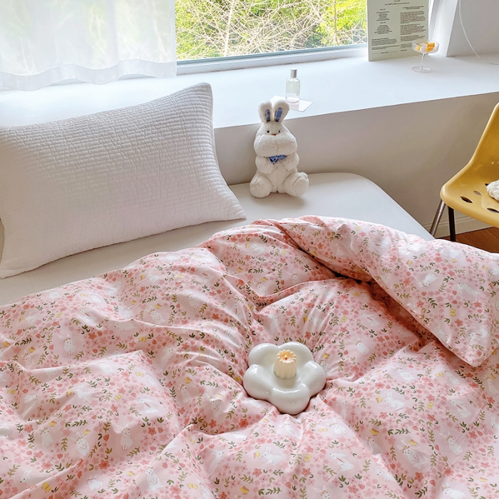 91家纺网 家纺一手货源 找家纺 田野 2022新款40支13372全棉单被套 花环兔