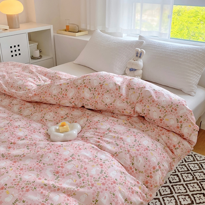 91家纺网 家纺一手货源 找家纺 田野 2022新款40支13372全棉单被套 花环兔