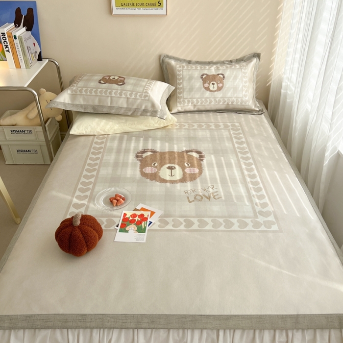 91家纺网 家纺一手货源 找家纺 时年 2022新款全工艺环保数码印花高品质水洗冰丝凉席 爱心熊