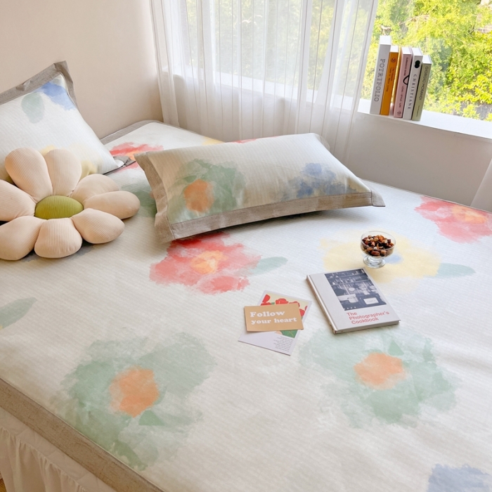 91家纺网 家纺一手货源 找家纺 时年 2022新款全工艺环保数码印花高品质水洗冰丝凉席 春田花花