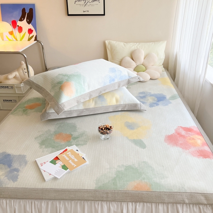 91家纺网 家纺一手货源 找家纺 时年 2022新款全工艺环保数码印花高品质水洗冰丝凉席 春田花花