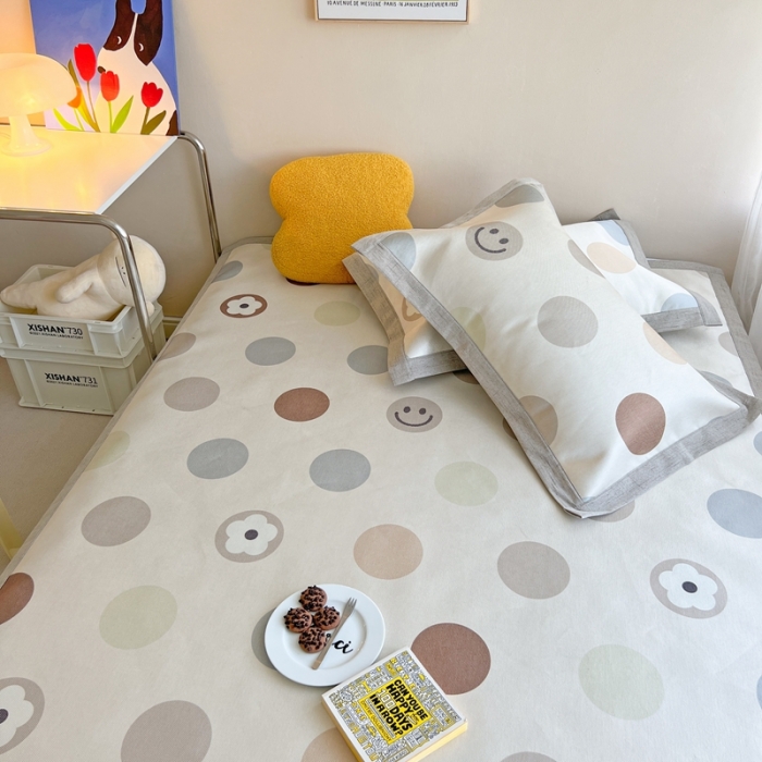 91家纺网 家纺一手货源 找家纺 时年 2022新款全工艺环保数码印花高品质水洗冰丝凉席 微笑波点