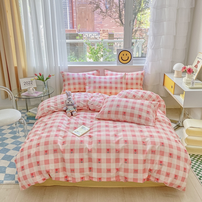91家纺网 家纺一手货源 找家纺 桃子家居 2022新款ins小清新奶油卡通纯棉系列四件套 格子小花