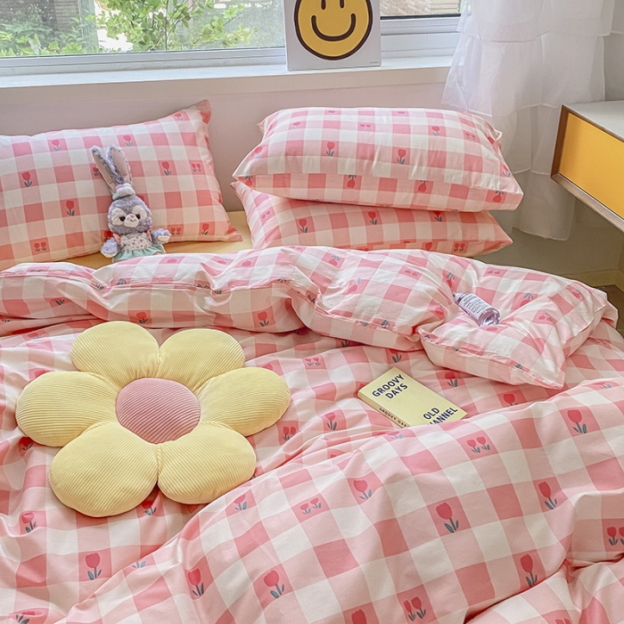 91家纺网 家纺一手货源 找家纺 桃子家居 2022新款ins小清新奶油卡通纯棉系列四件套 格子小花