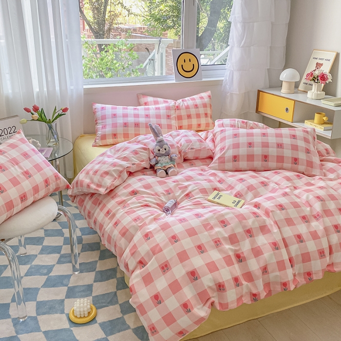 91家纺网 家纺一手货源 找家纺 桃子家居 2022新款ins小清新奶油卡通纯棉系列四件套 格子小花
