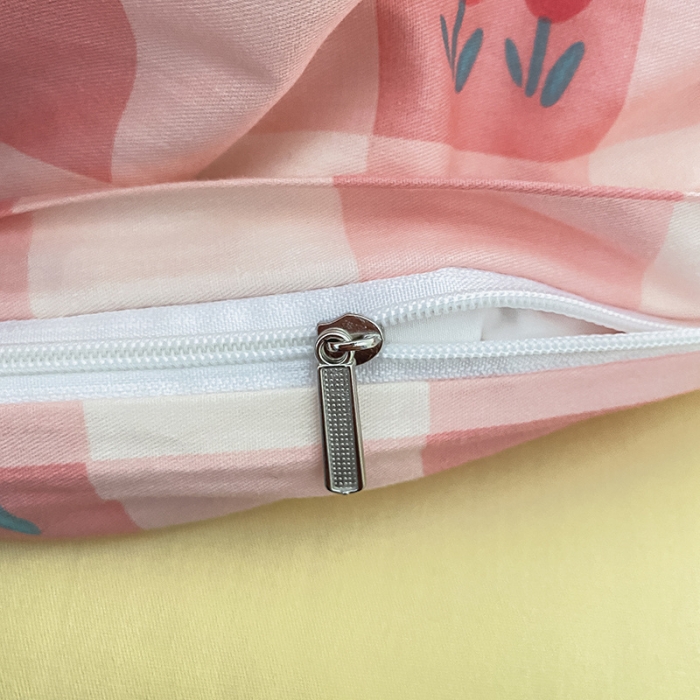 91家纺网 家纺一手货源 找家纺 桃子家居 2022新款ins小清新奶油卡通纯棉系列四件套 格子小花