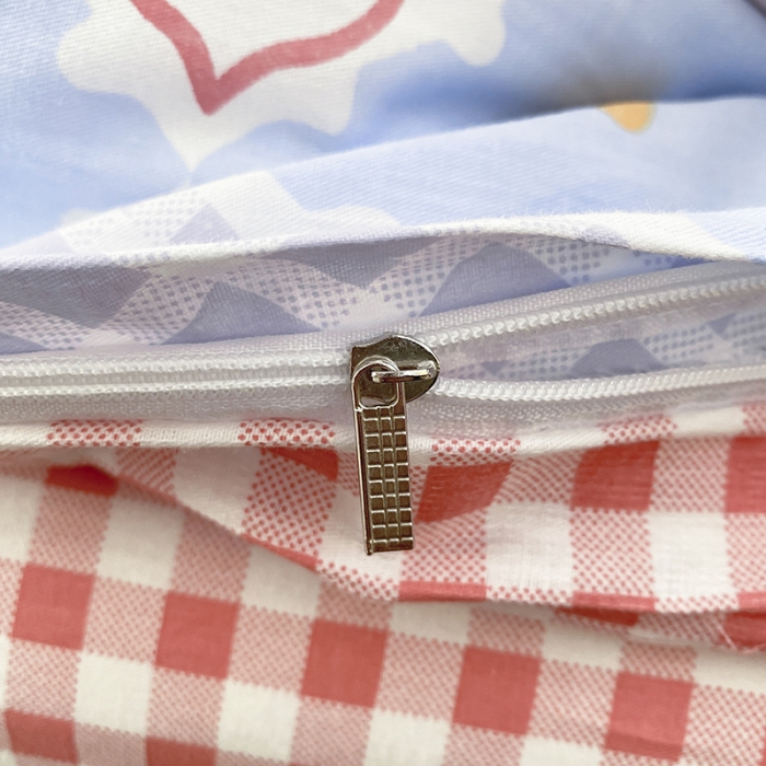 91家纺网 家纺一手货源 找家纺 桃子家居 2022新款ins小清新奶油卡通纯棉系列四件套 格子小熊小兔