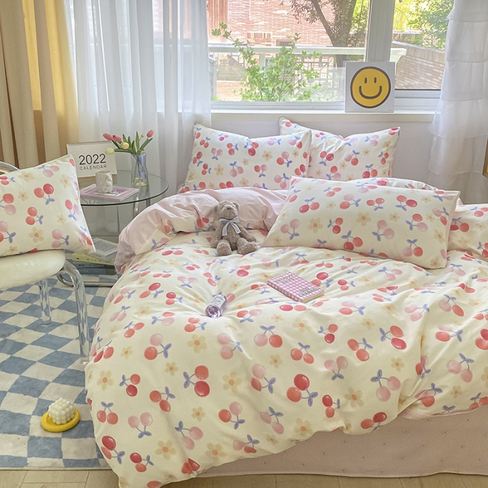 91家纺网 家纺一手货源 找家纺 桃子家居 2022新款ins小清新奶油卡通纯棉系列四件套 花朵小樱桃