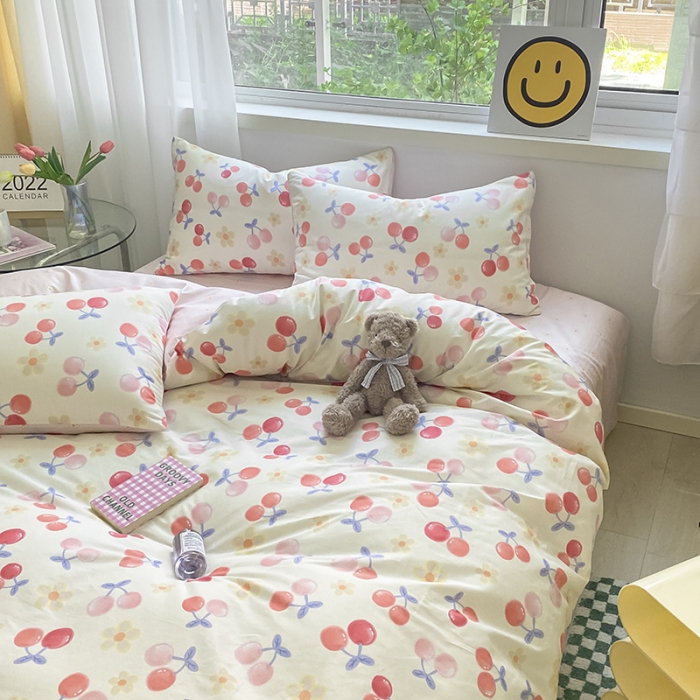 91家纺网 家纺一手货源 找家纺 桃子家居 2022新款ins小清新奶油卡通纯棉系列四件套 花朵小樱桃