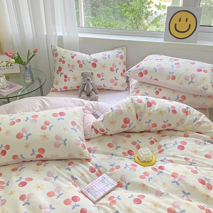 91家纺网 家纺一手货源 找家纺 桃子家居 2022新款ins小清新奶油卡通纯棉系列四件套 花朵小樱桃
