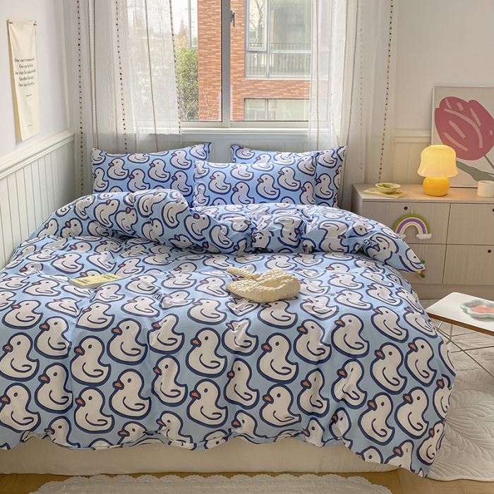 91家纺网 家纺一手货源 找家纺 桃子家居 2022新款ins小清新奶油卡通纯棉系列四件套 蓝色多多鸭