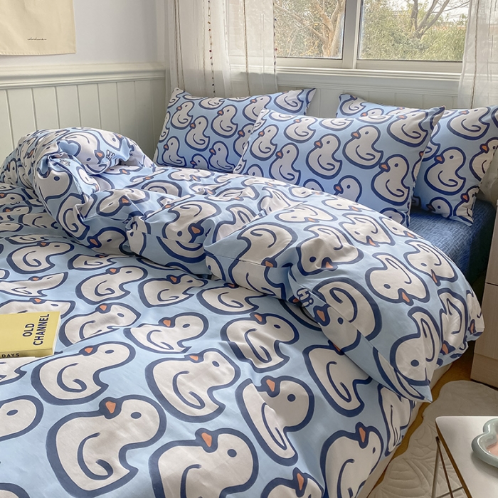 91家纺网 家纺一手货源 找家纺 桃子家居 2022新款ins小清新奶油卡通纯棉系列四件套 蓝色多多鸭