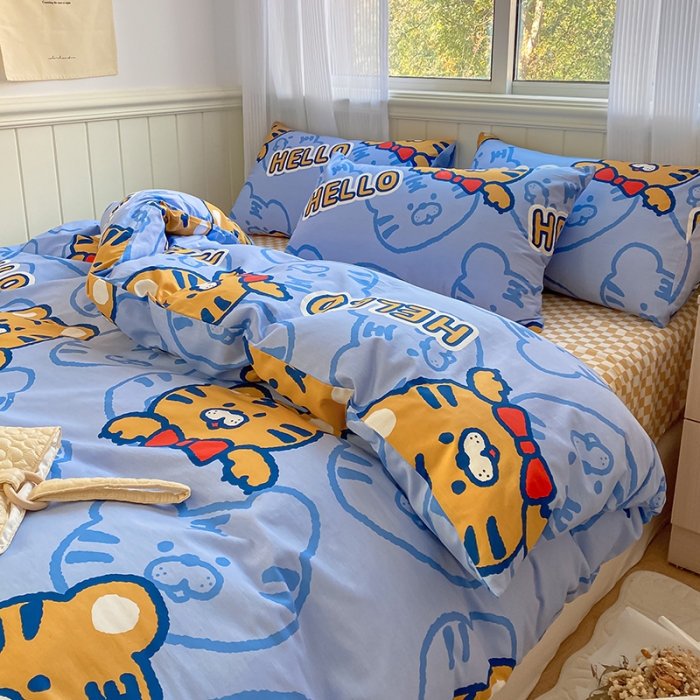 91家纺网 家纺一手货源 找家纺 桃子家居 2022新款ins小清新奶油卡通纯棉系列四件套 蓝色虎先森