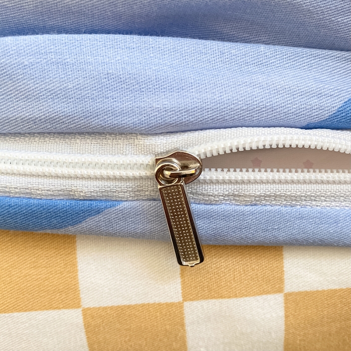 91家纺网 家纺一手货源 找家纺 桃子家居 2022新款ins小清新奶油卡通纯棉系列四件套 蓝色虎先森