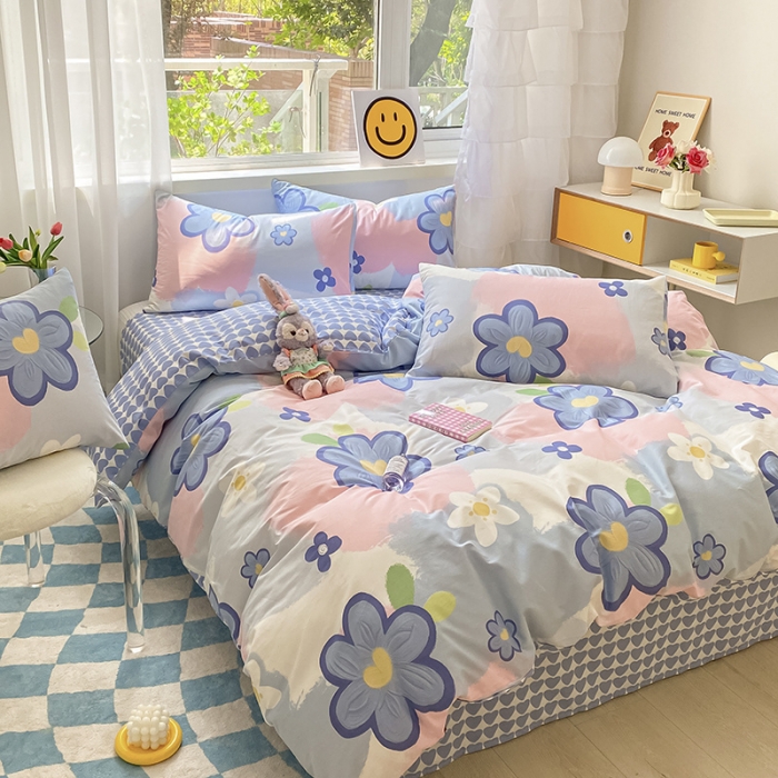 91家纺网 家纺一手货源 找家纺 桃子家居 2022新款ins小清新奶油卡通纯棉系列四件套 蓝心奶油花